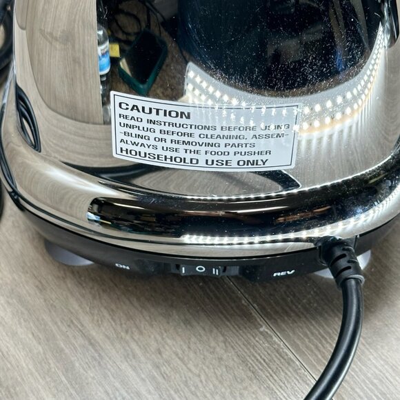 Omega Juice & Vegetable Extractor Model No. 8006 Stainless Steel Electric Silver - Picture 10 of 13